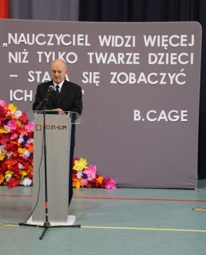 Uroczysta akademia z okazji Dnia Edukacji Narodowej w Technikum im. Józefa Piłsudskiego w Brzesku