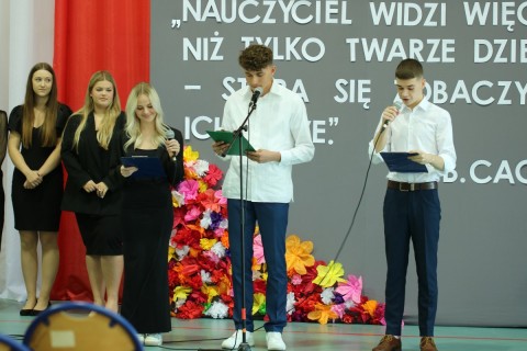 Uroczysta akademia z okazji Dnia Edukacji Narodowej w Technikum im. Józefa Piłsudskiego w Brzesku