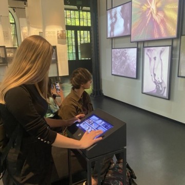 ‘Co robi zdjęcie?’ - Wycieczka zawodoznawcza fotografów z Technikum im. J. Piłsudskiego w Brzesku.