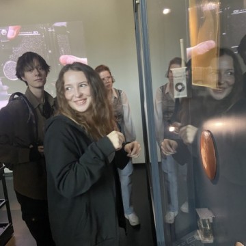 ‘Co robi zdjęcie?’ - Wycieczka zawodoznawcza fotografów z Technikum im. J. Piłsudskiego w Brzesku.