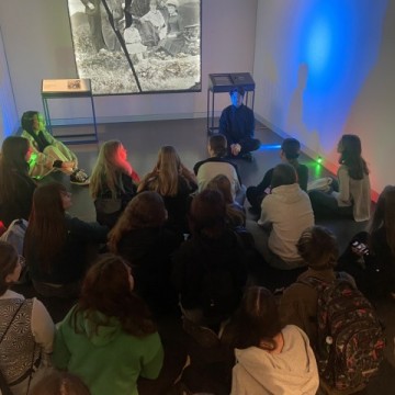 ‘Co robi zdjęcie?’ - Wycieczka zawodoznawcza fotografów z Technikum im. J. Piłsudskiego w Brzesku.