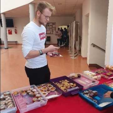 Kiermasz charytatywny w Technikum im. J.Piłsudskiego w Brzesku