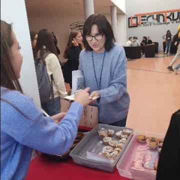 Kiermasz charytatywny w Technikum im. J.Piłsudskiego w Brzesku