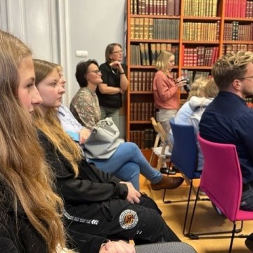 „Czytasz – więc jesteś” czyli booktalkingowe zmagania uczennic Technikum im. J.Piłsudskiego