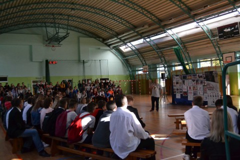 Wolność widziana oczami współczesnej młodzieży - bez narkotyków, bez dopalaczy, bez alkoholu.