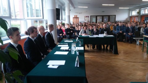 HONOR CZY POKÓJ? - DEBATA OKSFORDZKA NA ZIELONCE