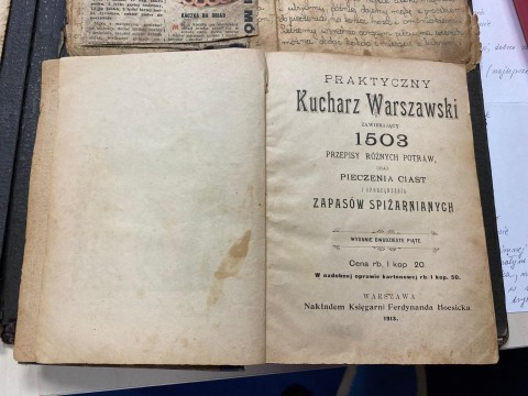 Wyjście młodzieży z Zielonki do biblioteki w ramach innowacji pedagogicznej „Zapomniane przepisy - powrót do tradycji”
