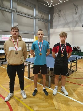 Julia Michalik i Grzegorz Stokłosa mistrzami ZIELONKI w tenisie stołowym