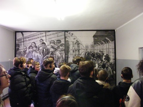 Nie wolno zapomnieć……. Zwiedzanie Miejsca Pamięci i Muzeum Auschwitz-Birkenau przez uczniów z ZSTiB w Brzesku