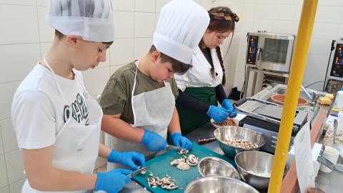 Warsztaty zdrowego stylu życia - teoria, praktyka i ruch w ZSTiB.