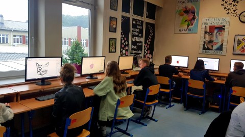 „Fachowcy w swojej branży” – nowoczesny sprzęt dla Technikum im. J. Piłsudskiego w Brzesku