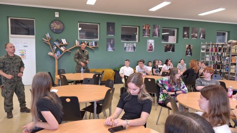 Technikum im. J. Piłsudskiego w Brzesku: Czuj się bezpieczny - Edukacja z Wojskiem