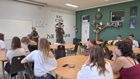 Technikum im. J. Piłsudskiego w Brzesku: Czuj się bezpieczny - Edukacja z Wojskiem