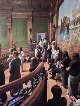 Wycieczka klas pierwszych z Technikum im. J. Piłsudskiego do Pałacu Goetza