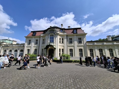 Wycieczka klas pierwszych z Technikum im. J. Piłsudskiego do Pałacu Goetza