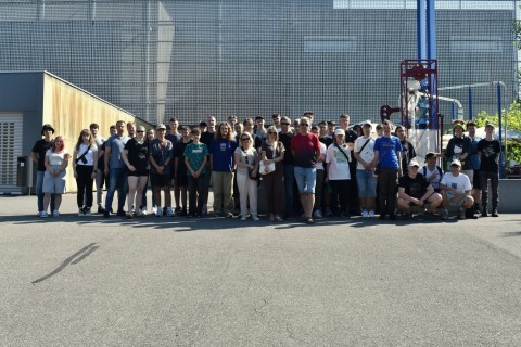 "Wielkie pytania, małe cząstki - naukowa przygoda w CERN uczniów i absolwentów Zielonki”