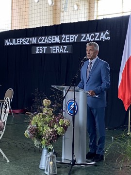 "Najlepszym czasem, żeby zacząć, jest teraz" - INAUGURACJA ROKU SZKOLNEGO 2025/2026 w ZSTiB