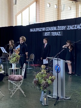 "Najlepszym czasem, żeby zacząć, jest teraz" - INAUGURACJA ROKU SZKOLNEGO 2025/2026 w ZSTiB