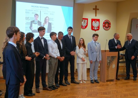 Młodzi mistrzowie wiedzy