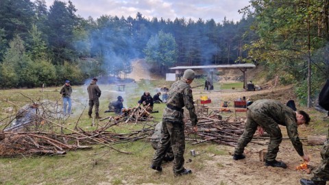 Obóz przetrwania uczniów klasy mundurowej