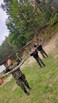 Obóz przetrwania uczniów klasy mundurowej