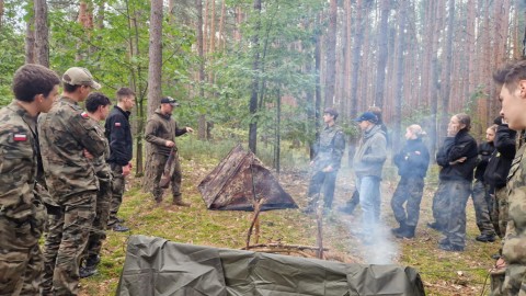 Uczniowie z Czchowa na obozie przetrwania