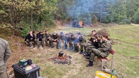 Uczniowie z Czchowa na obozie przetrwania