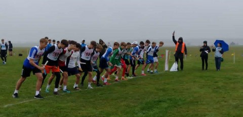 Sukces uczniów Technikum im. J. Piłsudskiego na Małopolskiej Licealiadzie w Sztafetowych Biegach Przełajowych