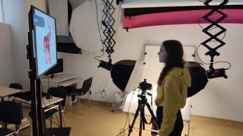 Nowoczesne studio fotograficzne w Technikum im. J. Piłsudskiego w Brzesku