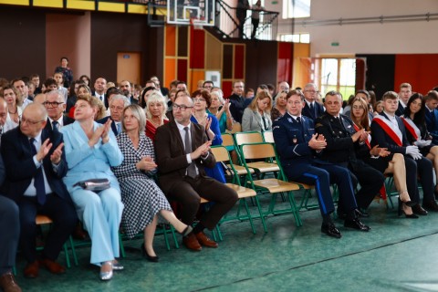 „Wszystko idzie za mądrym wychowaniem młodzi” - Powiatowy Dzień Edukacji Narodowej w Zespole Szkół Technicznych i Branżowych w Brzesku