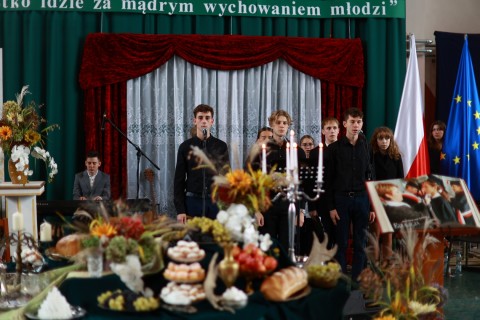 „Wszystko idzie za mądrym wychowaniem młodzi” - Powiatowy Dzień Edukacji Narodowej w Zespole Szkół Technicznych i Branżowych w Brzesku