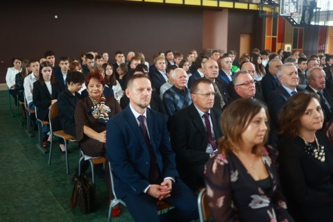 „Wszystko idzie za mądrym wychowaniem młodzi” - Powiatowy Dzień Edukacji Narodowej w Zespole Szkół Technicznych i Branżowych w Brzesku