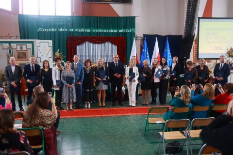 „Wszystko idzie za mądrym wychowaniem młodzi” - Powiatowy Dzień Edukacji Narodowej w Zespole Szkół Technicznych i Branżowych w Brzesku