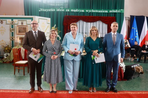 „Wszystko idzie za mądrym wychowaniem młodzi” - Powiatowy Dzień Edukacji Narodowej w Zespole Szkół Technicznych i Branżowych w Brzesku