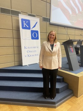 Pani Dyrektor Technikum im. Józefa Piłsudskiego w Brzesku odznaczona Medalem Komisji Edukacji Narodowej