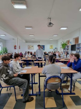 „Nie wszystko wolno w sieci – rozmowa z adwokatem o granicach słowa”