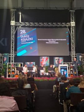 Uczniowie z Technikum im. J. Piłsudskiego w Brzesku na Targach Książki w Krakowie