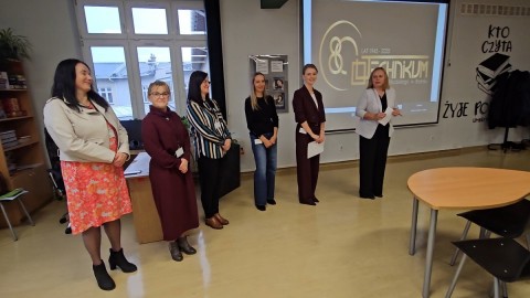 Siódmoklasiści i Ósmoklasiści w Grze Terenowej w Języku Angielskim z Okazji 80-Lecia Szkoły