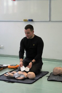 Technikum im. J. Piłsudskiego w Brzesku: RATUJMY RAZEM! Kurs pierwszej pomocy dla przyszłych logistyków w ramach współpracy z firmą Zasada Trans Spedition