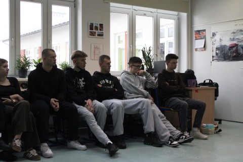 Technikum im. J. Piłsudskiego w Brzesku: RATUJMY RAZEM! Kurs pierwszej pomocy dla przyszłych logistyków w ramach współpracy z firmą Zasada Trans Spedition