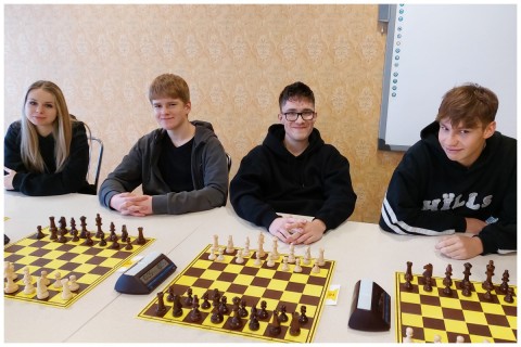 Uczniowie z Technikum im. J. Piłsudskiego w Brzesku po raz kolejny z tytułem Mistrzów Szachowych!