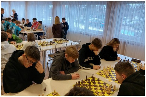 Uczniowie z Technikum im. J. Piłsudskiego w Brzesku po raz kolejny z tytułem Mistrzów Szachowych!