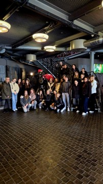 Technikum im. J. Piłsudskiego w Brzesku: Wycieczka klasy 5 RT do Krakowa i Alwerni – kamera, edukacja, akcja!