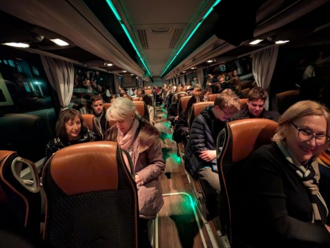 Wyjście z klasą – edukacyjna wyprawa uczniów Kopernika do Teatru STU w Krakowie!