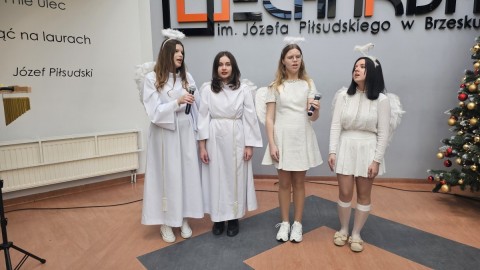 Mały chłopiec – wielka walka! Charytatywny Kiermasz Świąteczny w Technikum im. J. Piłsudskiego w Brzesku