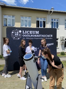 Uczniowie LO obserwowali zaćmienie słońca