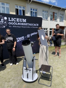 Uczniowie LO obserwowali zaćmienie słońca