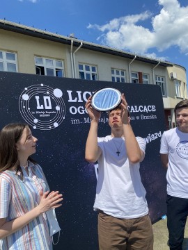 Uczniowie LO obserwowali zaćmienie słońca