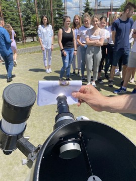 Uczniowie LO obserwowali zaćmienie słońca