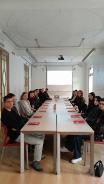 Pierwsze dni uczniów Technikum im. J. Piłsudskiego w słonecznej Walencji- start zagranicznych praktyk